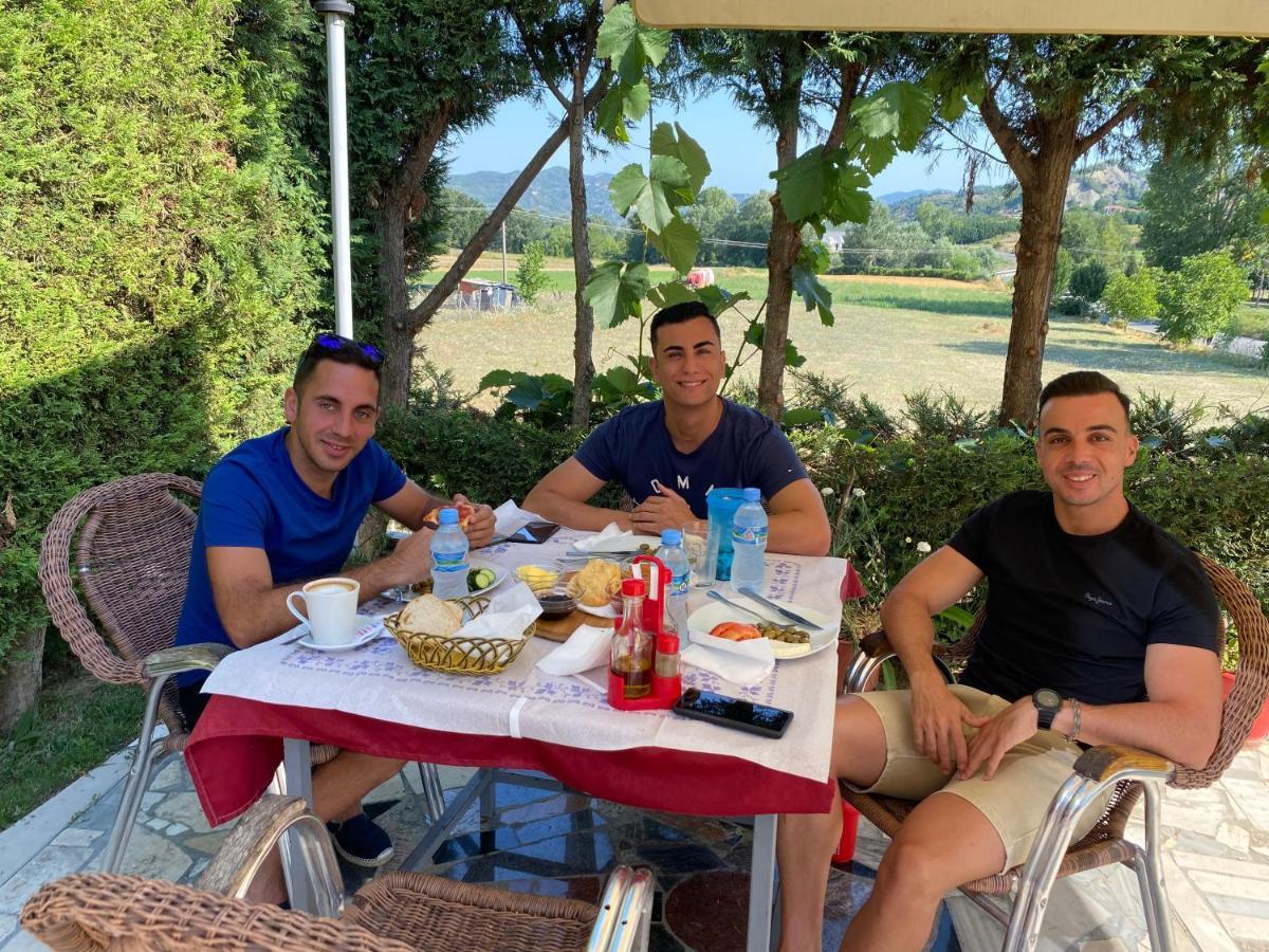 Hotel Bar Restorant Kristal Tirana Zewnętrze zdjęcie